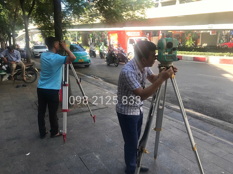 khoá đào tạo sử dụng máy toàn đạc điện tử