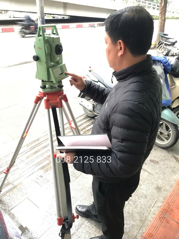 khoá đào tạo sử dụng máy toàn đạc điện tử