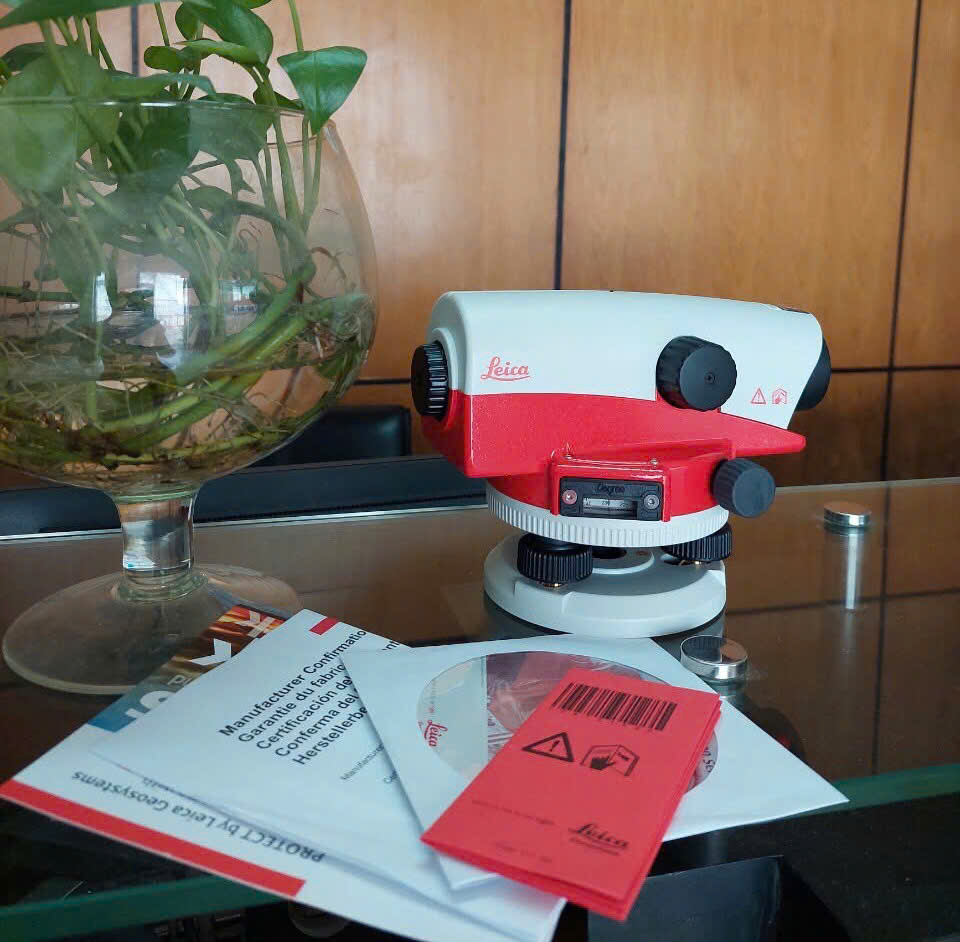 máy thủy bình leica na720