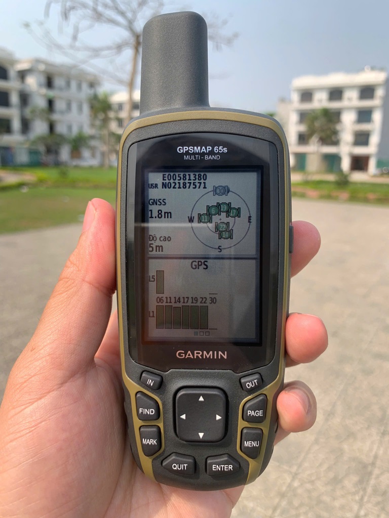 máy gps cấm tay